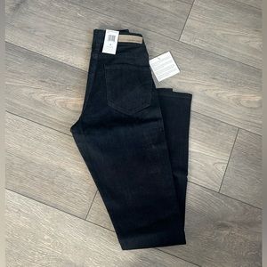 Calvin Klein Dark Wash Jegging/Jeans, Size 4 **NWT**